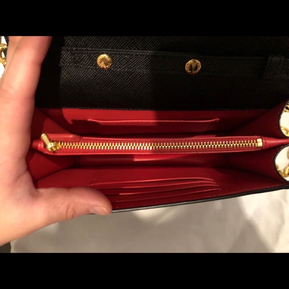 100% authentic black Prada bag with gold chain - Picture 2 of 8